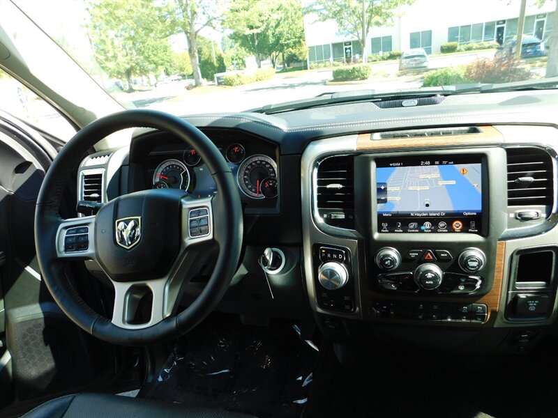 2017 RAM 1500 Laramie Crew Cab 4X4 /V8 HEMI/1-OWNER/14,000 MILES   - Photo 14 - Portland, OR 97217