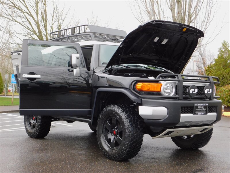 2007 Toyota FJ Cruiser 4X4 / V6 4.0L / REAR DIFF E-LOCKER /  BRUSH GUARD / LOW MILES / LIFTED !! - Photo 29 - Portland, OR 97217