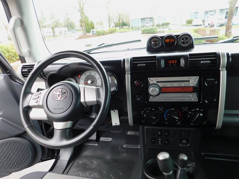 2007 Toyota FJ Cruiser 4X4 / V6 4.0L / REAR DIFF E-LOCKER /  BRUSH GUARD / LOW MILES / LIFTED !! - Photo 16 - Portland, OR 97217