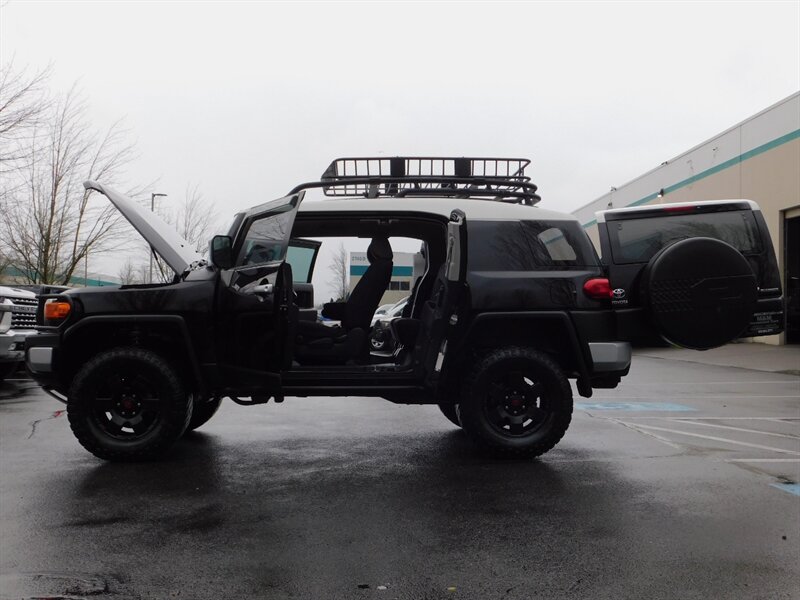 2007 Toyota FJ Cruiser 4X4 / V6 4.0L / REAR DIFF E-LOCKER /  BRUSH GUARD / LOW MILES / LIFTED !! - Photo 20 - Portland, OR 97217