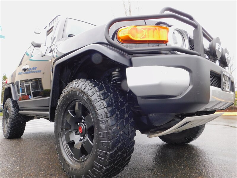 2007 Toyota FJ Cruiser 4X4 / V6 4.0L / REAR DIFF E-LOCKER /  BRUSH GUARD / LOW MILES / LIFTED !! - Photo 9 - Portland, OR 97217