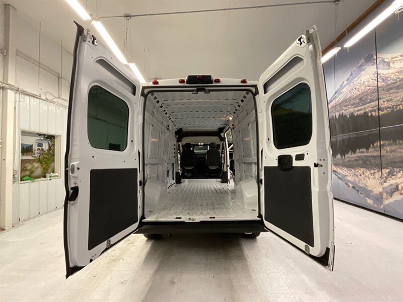 2021 RAM ProMaster Cargo Van 2500 159 WB / HIGH ROOF / BACKUP CAMERA  / 1-OWNER LOCAL VAN / HIGHROOF & 159 " WB / CARGO VAN - Photo 9 - Gladstone, OR 97027