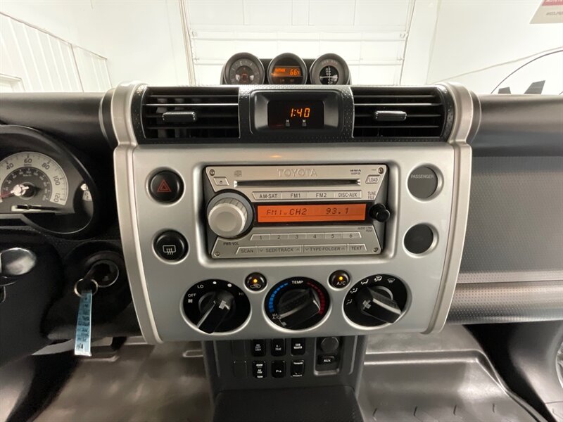 2008 Toyota FJ Cruiser Sport Utility 4X4 / LOCAL SUV w. ZERO RUST / Rear Diff Locks / Excel Cond - Photo 15 - Gladstone, OR 97027