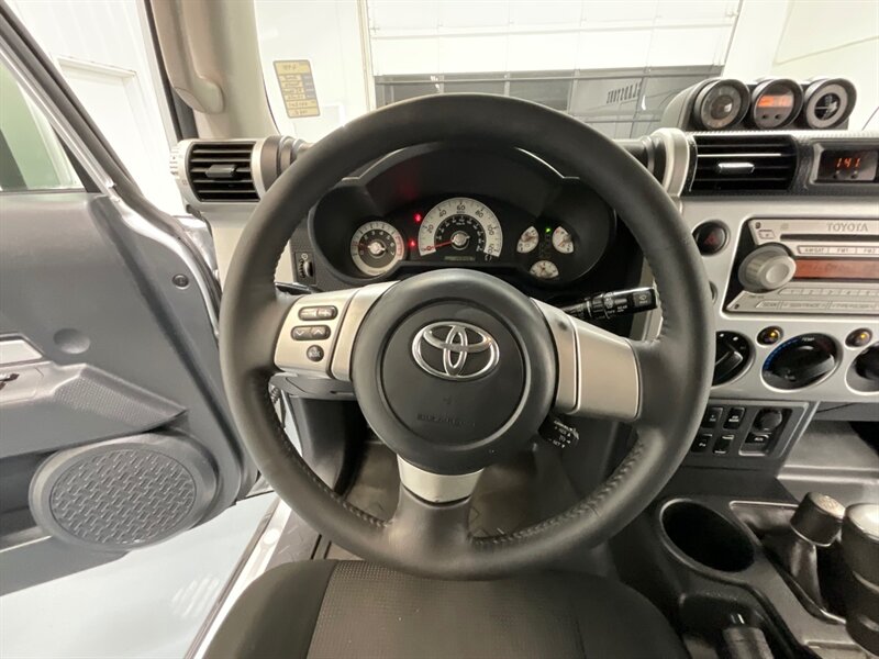 2008 Toyota FJ Cruiser Sport Utility 4X4 / LOCAL SUV w. ZERO RUST / Rear Diff Locks / Excel Cond - Photo 17 - Gladstone, OR 97027