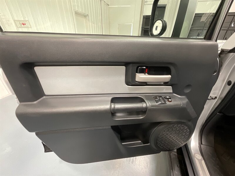 2008 Toyota FJ Cruiser Sport Utility 4X4 / LOCAL SUV w. ZERO RUST / Rear Diff Locks / Excel Cond - Photo 32 - Gladstone, OR 97027