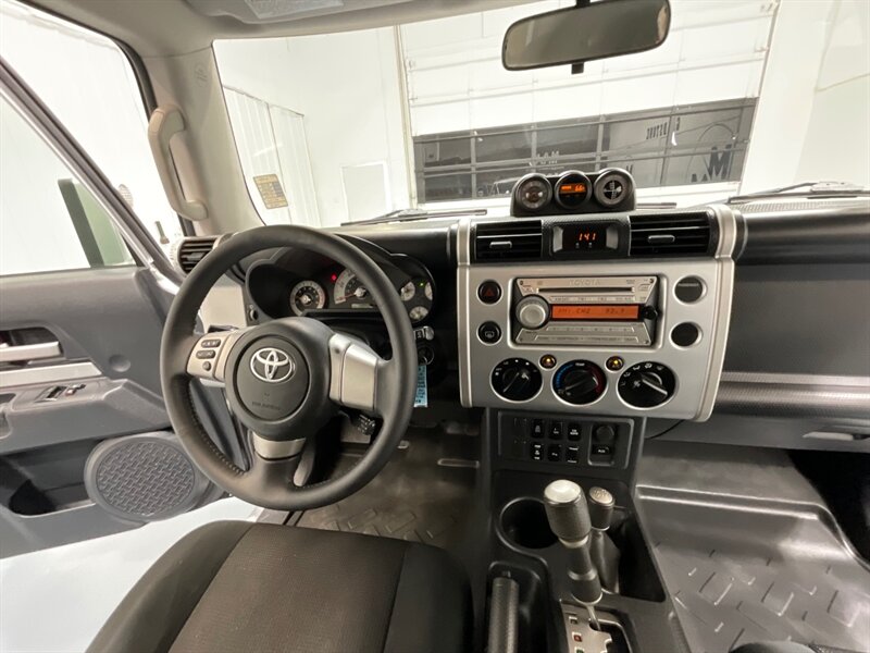 2008 Toyota FJ Cruiser Sport Utility 4X4 / LOCAL SUV w. ZERO RUST / Rear Diff Locks / Excel Cond - Photo 14 - Gladstone, OR 97027