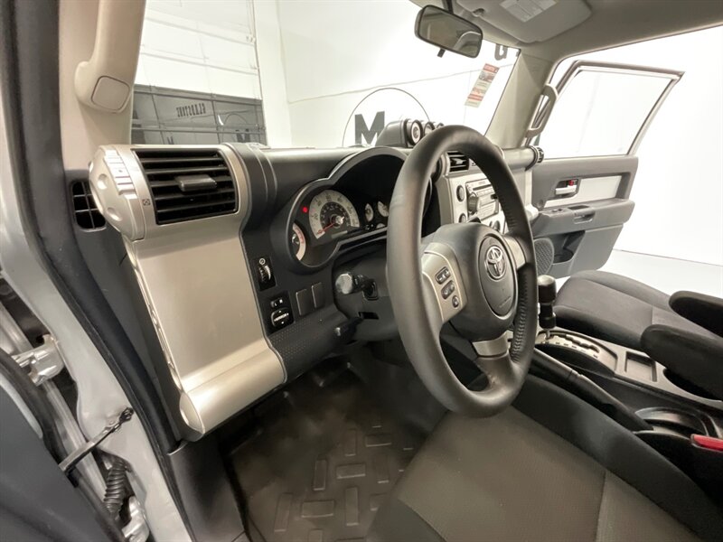 2008 Toyota FJ Cruiser Sport Utility 4X4 / LOCAL SUV w. ZERO RUST / Rear Diff Locks / Excel Cond - Photo 37 - Gladstone, OR 97027