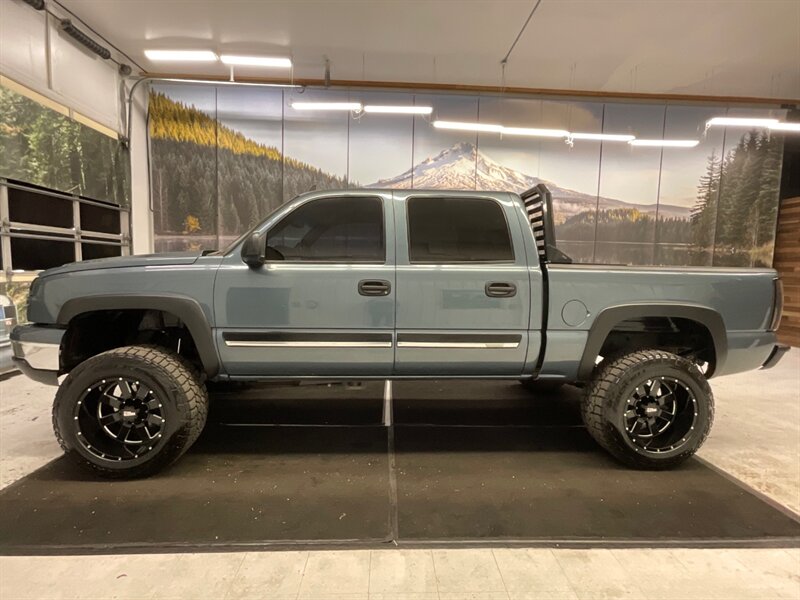 2007 Chevrolet Silverado 1500 LT Crew Cab 4X4 / 5.3L V8 / LIFTED LIFTED  / LOCAL OREGON TRUCK / RUST FREE / LIFTED w. 35 " TIRES & 20 " MOTO WHEELS - Photo 3 - Gladstone, OR 97027