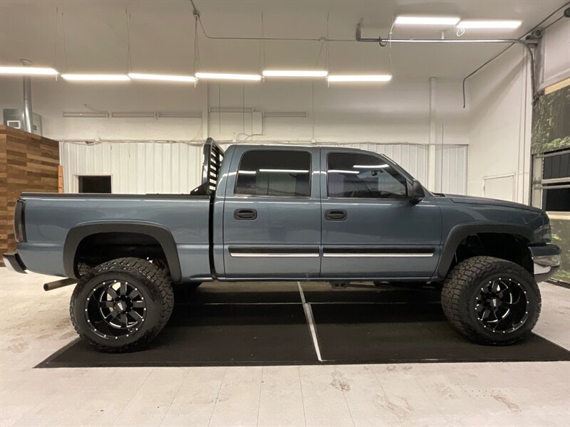 2007 Chevrolet Silverado 1500 LT Crew Cab 4X4 / 5.3L V8 / LIFTED LIFTED  / LOCAL OREGON TRUCK / RUST FREE / LIFTED w. 35 " TIRES & 20 " MOTO WHEELS - Photo 4 - Gladstone, OR 97027