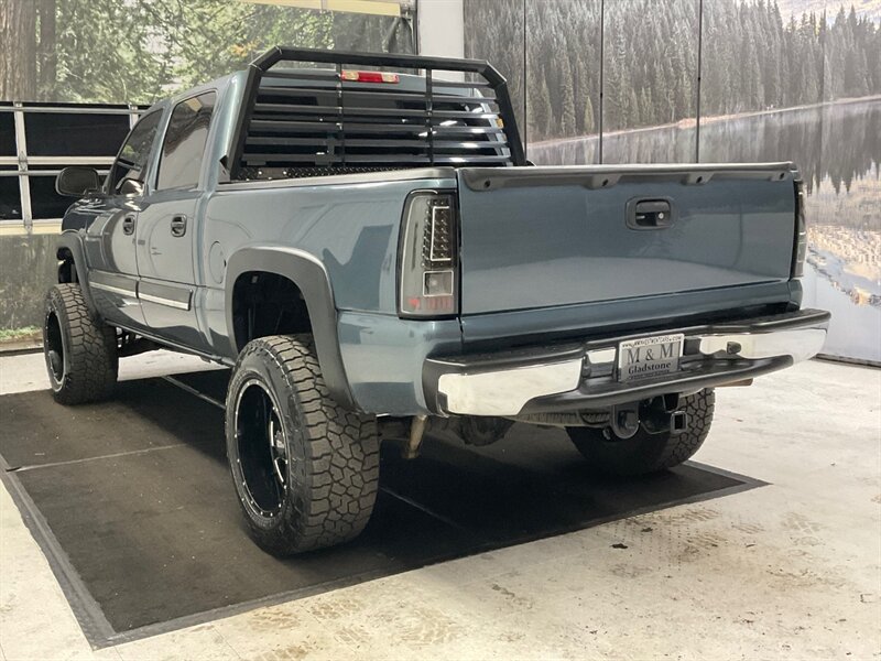 2007 Chevrolet Silverado 1500 LT Crew Cab 4X4 / 5.3L V8 / LIFTED LIFTED  / LOCAL OREGON TRUCK / RUST FREE / LIFTED w. 35 " TIRES & 20 " MOTO WHEELS - Photo 7 - Gladstone, OR 97027