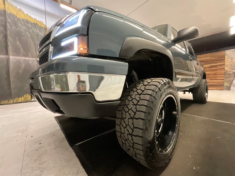 2007 Chevrolet Silverado 1500 LT Crew Cab 4X4 / 5.3L V8 / LIFTED LIFTED  / LOCAL OREGON TRUCK / RUST FREE / LIFTED w. 35 " TIRES & 20 " MOTO WHEELS - Photo 9 - Gladstone, OR 97027