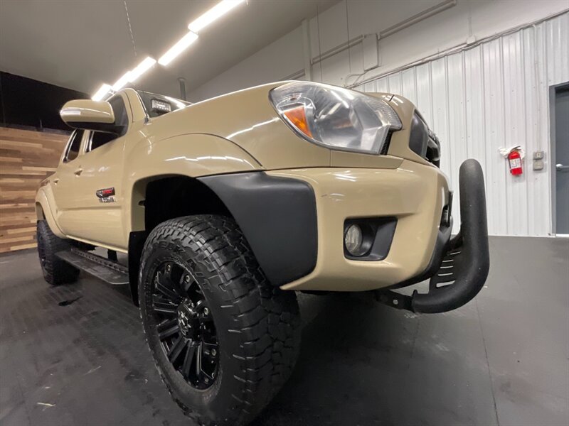 2014 Toyota Tacoma V6 TRD SPORT 4X4 / 4.0L V6 / LIFTED / SHARP  Navigation & Backup Camera / LIFTED w/33 " TIRES & 18 " WHEELS / 87,000 MILES - Photo 11 - Gladstone, OR 97027