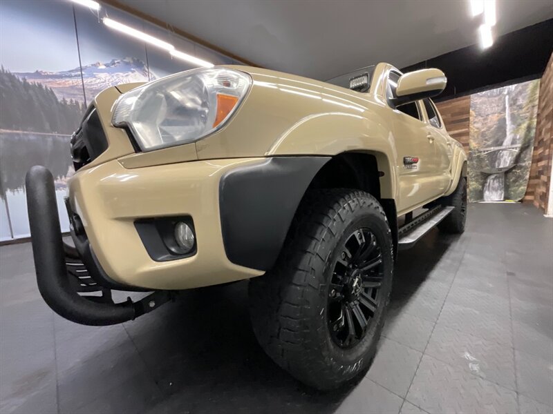 2014 Toyota Tacoma V6 TRD SPORT 4X4 / 4.0L V6 / LIFTED / SHARP  Navigation & Backup Camera / LIFTED w/33 " TIRES & 18 " WHEELS / 87,000 MILES - Photo 10 - Gladstone, OR 97027