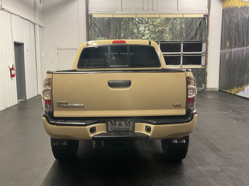 2014 Toyota Tacoma V6 TRD SPORT 4X4 / 4.0L V6 / LIFTED / SHARP  Navigation & Backup Camera / LIFTED w/33 " TIRES & 18 " WHEELS / 87,000 MILES - Photo 6 - Gladstone, OR 97027