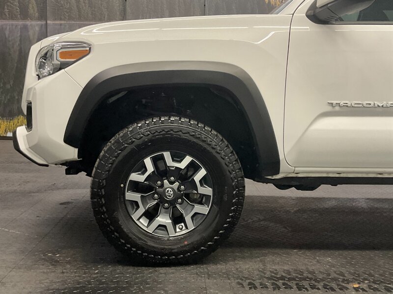 2018 Toyota Tacoma TRD Off-Road 4X4 / V   - Photo 28 - Gladstone, OR 97027