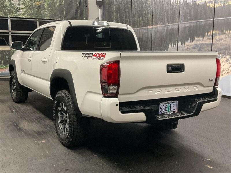 2018 Toyota Tacoma TRD Off-Road 4X4 / V   - Photo 7 - Gladstone, OR 97027