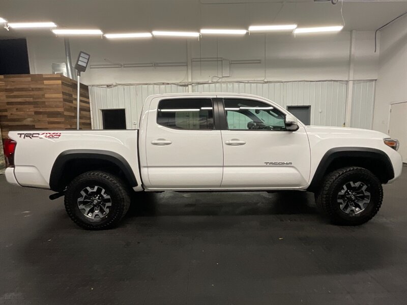 2018 Toyota Tacoma TRD Off-Road 4X4 / V   - Photo 4 - Gladstone, OR 97027