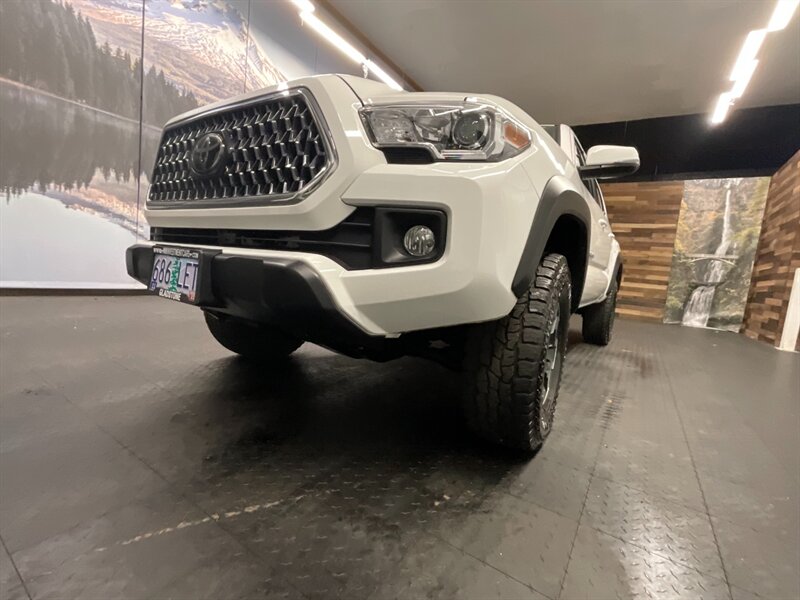 2018 Toyota Tacoma TRD Off-Road 4X4 / V   - Photo 11 - Gladstone, OR 97027