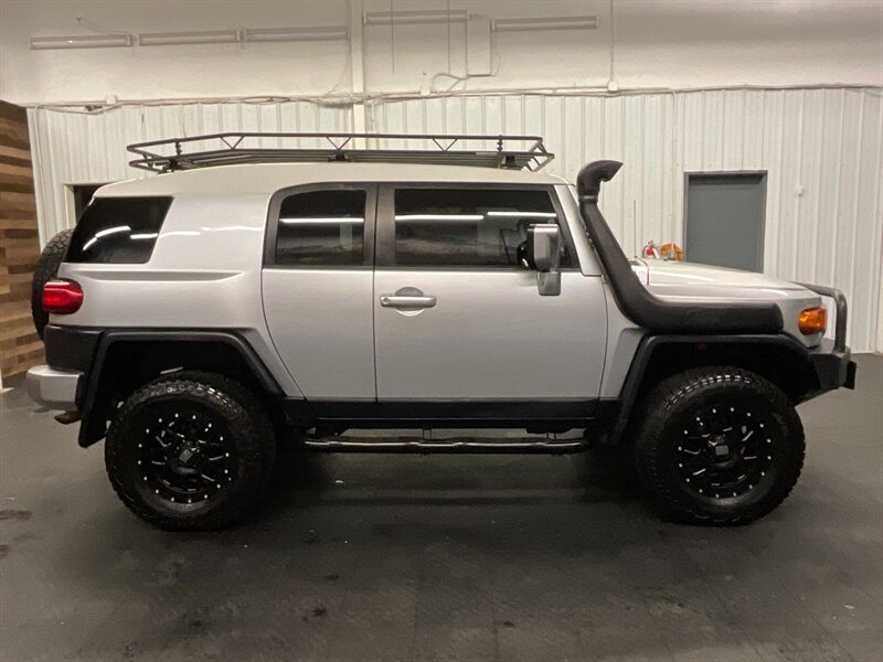 2007 Toyota FJ Cruiser 4dr SUV 4WD / 6-SPEED / LIFTED / CUSTOM BUILT  SNORKEL / WINCH /BRAND NEW CLUTCH/  CUSTOM BUMPER / ROOF RACK / LIFTED / RUST FREE - Photo 4 - Gladstone, OR 97027