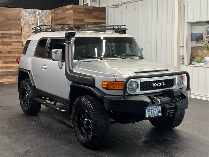 2007 Toyota FJ Cruiser 4dr SUV 4WD / 6-SPEED / LIFTED / CUSTOM BUILT  SNORKEL / WINCH /BRAND NEW CLUTCH/  CUSTOM BUMPER / ROOF RACK / LIFTED / RUST FREE - Photo 2 - Gladstone, OR 97027