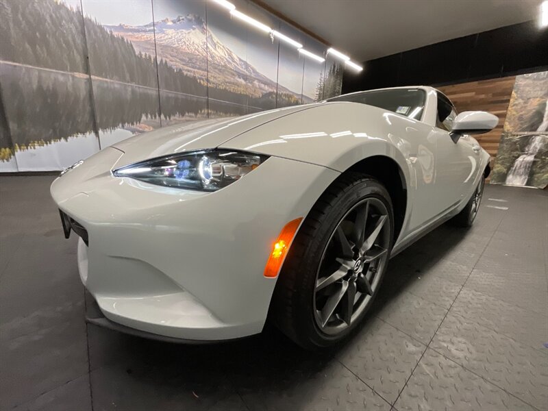 2019 Mazda MX-5 Miata Grand Touring RF Convertible Hard Top / 3,000 MILE  1-OWNER / Technology Pkg / 6-Speed Manual / LIKE NEW - Photo 48 - Gladstone, OR 97027