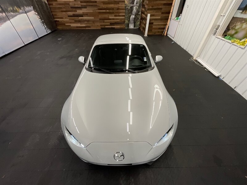 2019 Mazda MX-5 Miata Grand Touring RF Convertible Hard Top / 3,000 MILE  1-OWNER / Technology Pkg / 6-Speed Manual / LIKE NEW - Photo 11 - Gladstone, OR 97027