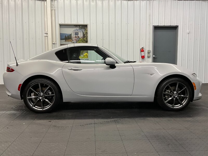 2019 Mazda MX-5 Miata Grand Touring RF Convertible Hard Top / 3,000 MILE  1-OWNER / Technology Pkg / 6-Speed Manual / LIKE NEW - Photo 10 - Gladstone, OR 97027