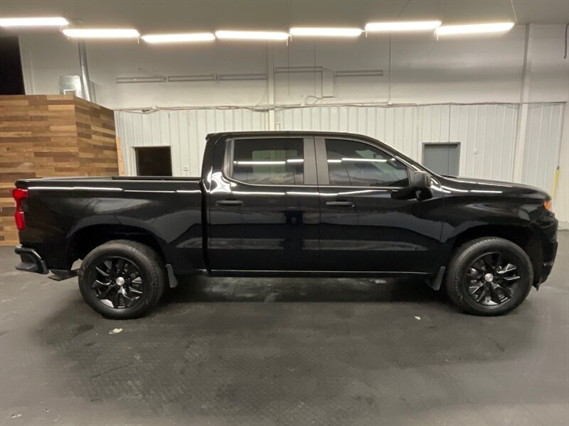 2021 Chevrolet Silverado 1500 Crew Cab 4X4 / 4Cyl Turbo / 1-OWNER / 22,000 MILES  LOCAL OREGON TRUCK / Backup Camera / SHARP & CLEAN - Photo 4 - Gladstone, OR 97027