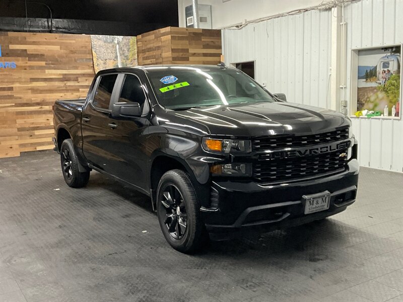 2021 Chevrolet Silverado 1500 Crew Cab 4X4 / 4Cyl Turbo / 1-OWNER / 22,000 MILES  LOCAL OREGON TRUCK / Backup Camera / SHARP & CLEAN - Photo 2 - Gladstone, OR 97027