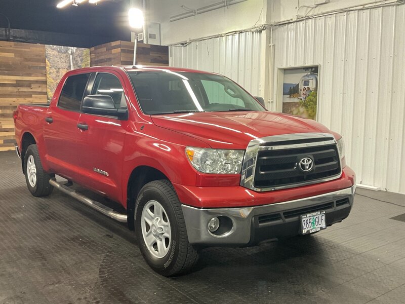 2012 Toyota Tundra Crew Max 4X4 / 4.6L V8 / LOCAL TOYOTA / CLEAN   - Photo 2 - Gladstone, OR 97027