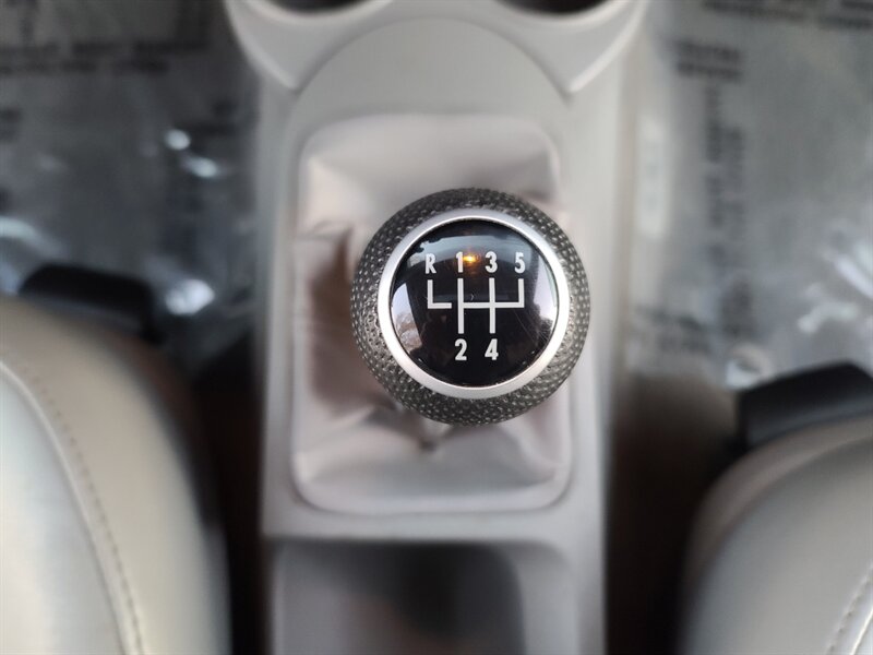 2005 Volkswagen New Beetle GLS TDI / 1.9 LITER / 4-CYL / HEATED LEATHER / SUN ROOF / LOCAL CAR / 2-OWNER - Photo 20 - Portland, OR 97217