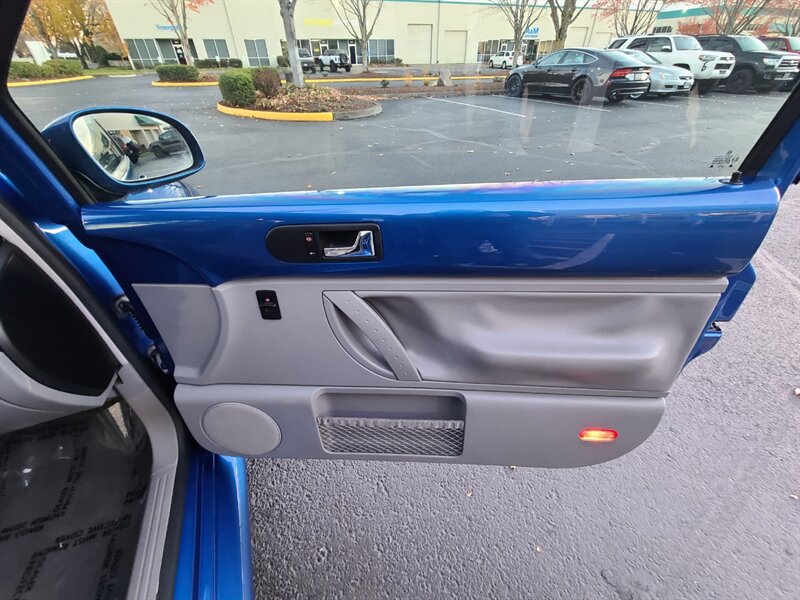 2005 Volkswagen New Beetle GLS TDI / 1.9 LITER / 4-CYL / HEATED LEATHER / SUN ROOF / LOCAL CAR / 2-OWNER - Photo 40 - Portland, OR 97217
