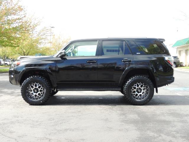 2016 Toyota 4Runner SR5 / 4X4 / Navigation /Backup / 15K MILES/ LIFTED - Photo 3 - Portland, OR 97217