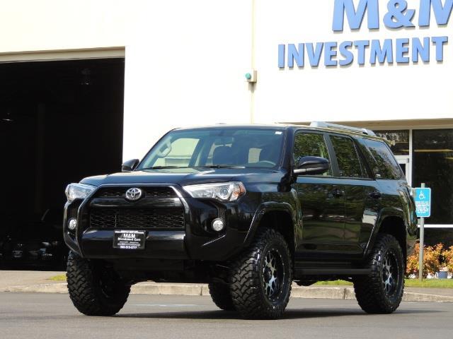 2016 Toyota 4Runner SR5 / 4X4 / Navigation /Backup / 15K MILES/ LIFTED - Photo 1 - Portland, OR 97217