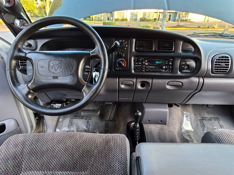 1998 Dodge Ram 3500 12-valve Dually 4X4 Long Bed 5.9L DIESEL / 126k mi  / 1-Ton / Custom Black Pearl / Very Low Miles / Top Shape / Very Rare - Photo 31 - Portland, OR 97217