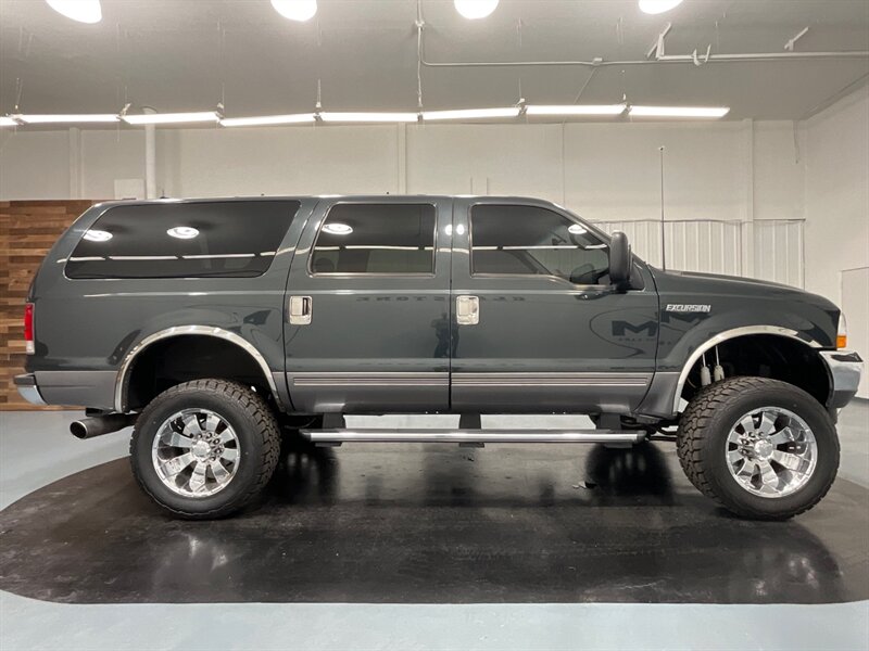 2001 Ford Excursion XLT 4X4 / 7.3L DIESEL / LIFTED NEW TIRES  / ONLY 146K MILE - Photo 4 - Gladstone, OR 97027