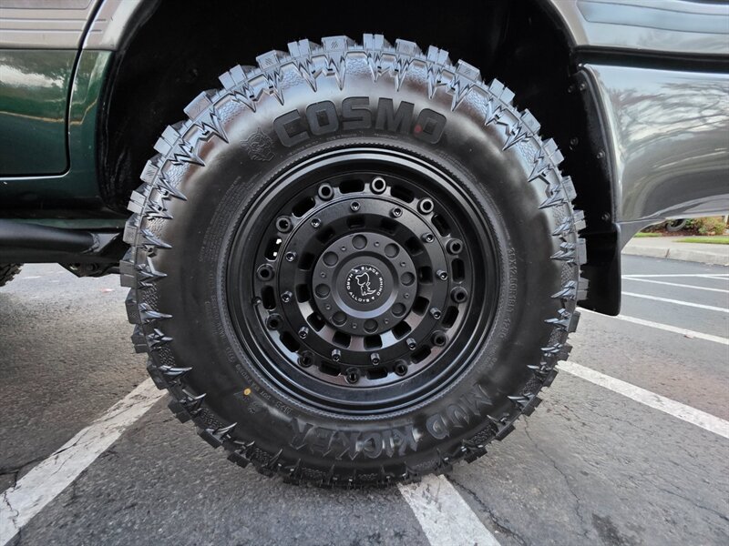 1999 Toyota Land Cruiser 4X4 / DUAL DIFFERENTIAL LOCKER / BRAND NEW TIMING BELT / IRONMAN LIFT / BRAND NEW WHEELS AND TIRES / FULLY LOADED / ZERO RUST / 167K MILES ONLY!!! - Photo 58 - Portland, OR 97217
