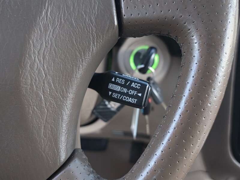 1999 Toyota Land Cruiser 4X4 / DUAL DIFFERENTIAL LOCKER / BRAND NEW TIMING BELT / IRONMAN LIFT / BRAND NEW WHEELS AND TIRES / FULLY LOADED / ZERO RUST / 167K MILES ONLY!!! - Photo 37 - Portland, OR 97217
