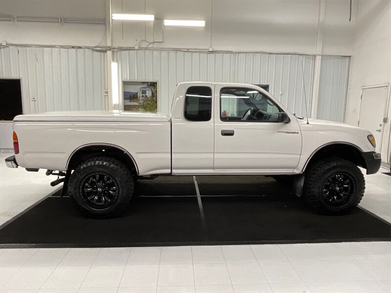 1999 Toyota Tacoma SR5 V6 4X4 / 3.4L 6Cyl / LIFTED /124,000 MILES  /LIFTED w. GOODYEAR WRANGLER TIRES & FUEL WHEELS / LOCAL TRUCK / - Photo 4 - Gladstone, OR 97027