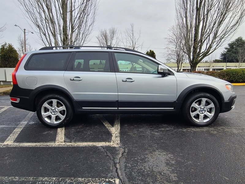 2008 Volvo XC70 3.2 Cross Country AWD LEATHER /EVERY SAFETY OPTION  / BLIS / LANE ALERT / ADAPTIVE CRUISE / SUNROOF - Photo 4 - Portland, OR 97217