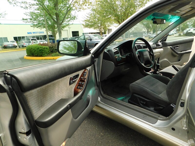 2003 Subaru Outback Wagon AWD / 5-SPEED MANUAL / LOW MILES / Excel Con   - Photo 9 - Portland, OR 97217