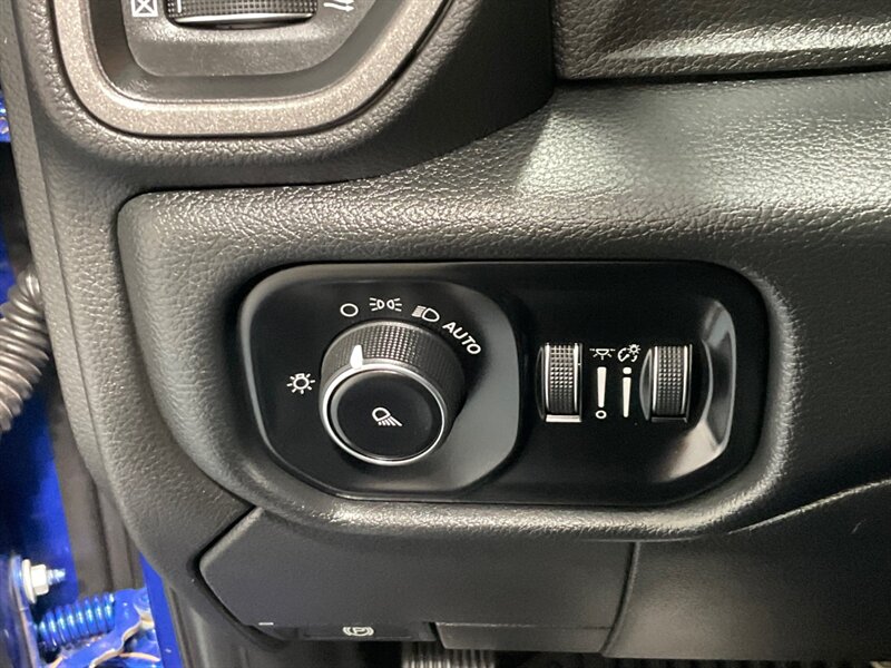 2019 RAM 3500 Tradesman 4X4 / 6.7L DIESEL / AISIN TRANSMISSION  / 1-OWNER / FLAT BED - Photo 45 - Gladstone, OR 97027