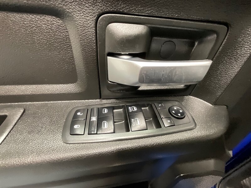 2019 RAM 3500 Tradesman 4X4 / 6.7L DIESEL / AISIN TRANSMISSION  / 1-OWNER / FLAT BED - Photo 47 - Gladstone, OR 97027