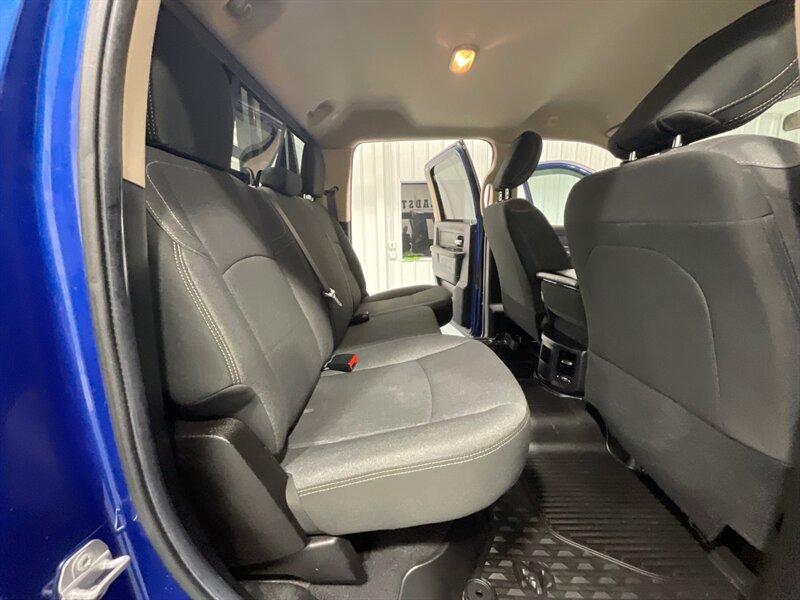 2019 RAM 3500 Tradesman 4X4 / 6.7L DIESEL / AISIN TRANSMISSION  / 1-OWNER / FLAT BED - Photo 16 - Gladstone, OR 97027