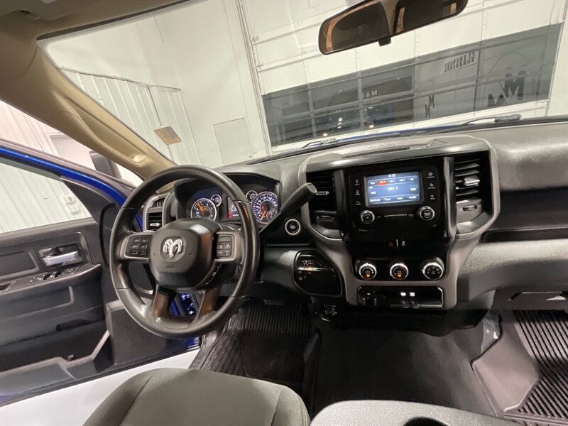 2019 RAM 3500 Tradesman 4X4 / 6.7L DIESEL / AISIN TRANSMISSION  / 1-OWNER / FLAT BED - Photo 20 - Gladstone, OR 97027