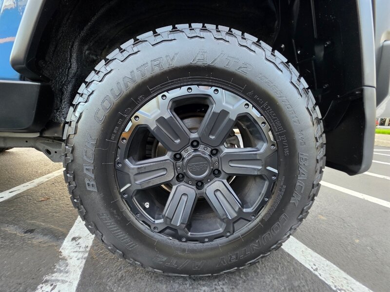 2011 Toyota FJ Cruiser 4X4 / REAR DIFFERENTIAL LOCKER / BACK CAM / PARK SENSORS / BLACK RHINO WHEELS / 1-OWNER !! - Photo 52 - Portland, OR 97217