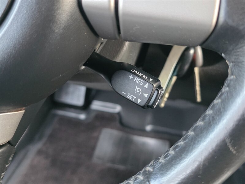 2011 Toyota FJ Cruiser 4X4 / REAR DIFFERENTIAL LOCKER / BACK CAM / PARK SENSORS / BLACK RHINO WHEELS / 1-OWNER !! - Photo 37 - Portland, OR 97217