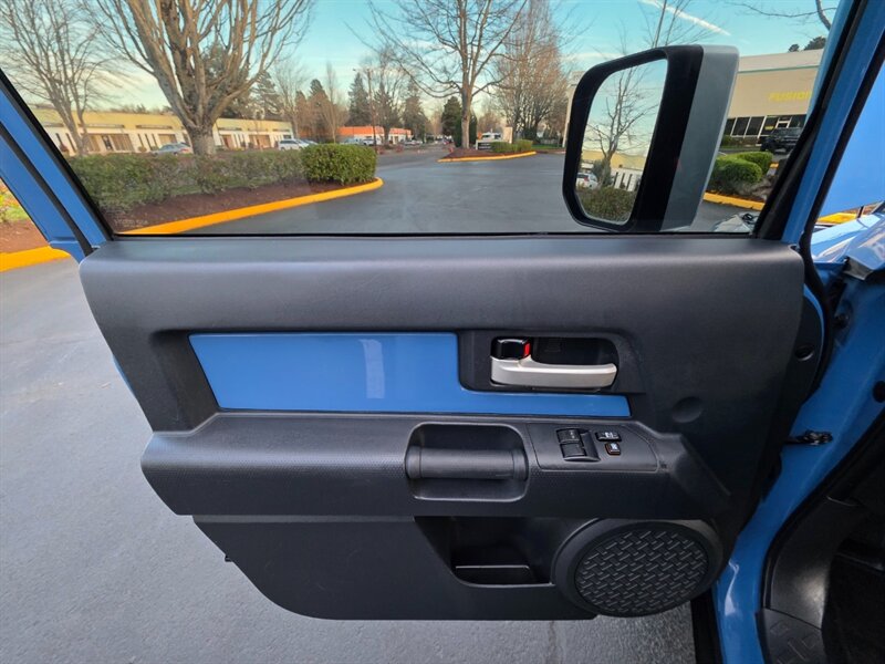 2011 Toyota FJ Cruiser 4X4 / REAR DIFFERENTIAL LOCKER / BACK CAM / PARK SENSORS / BLACK RHINO WHEELS / 1-OWNER !! - Photo 45 - Portland, OR 97217