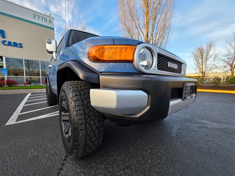 2011 Toyota FJ Cruiser 4X4 / REAR DIFFERENTIAL LOCKER / BACK CAM / PARK SENSORS / BLACK RHINO WHEELS / 1-OWNER !! - Photo 9 - Portland, OR 97217