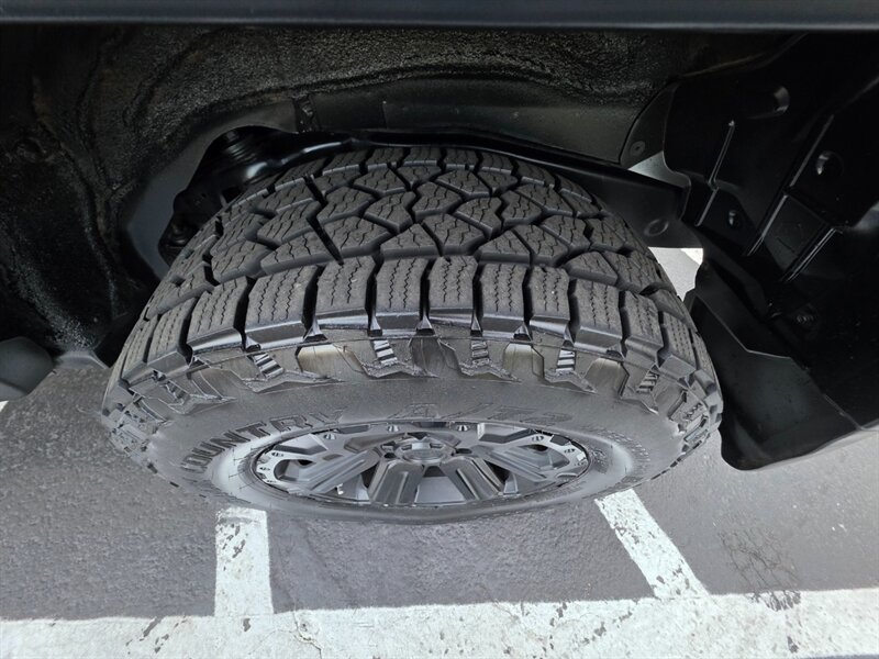 2011 Toyota FJ Cruiser 4X4 / REAR DIFFERENTIAL LOCKER / BACK CAM / PARK SENSORS / BLACK RHINO WHEELS / 1-OWNER !! - Photo 51 - Portland, OR 97217